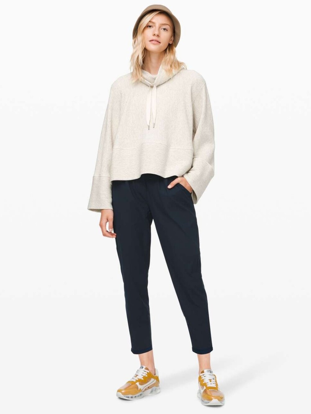 Lululemon Essential High-Rise Trousers in True Navy size 6
